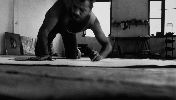 Image Denis Godefroy qui travaille sur une création